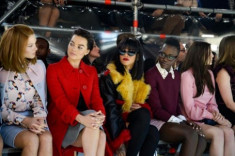 Vé ghế đầu tuần thời trang Milan được rao giá gần 100.000 USD
