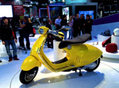 Vespa 946 ở Ấn Độ rẻ hơn Việt Nam 4000USD