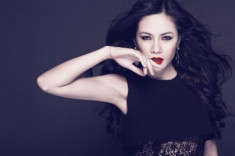 Victoria Phương Nguyễn cá tính với váy đen