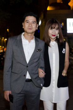 Vợ chồng Lưu Hương Giang mặc đồng điệu