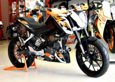 Xế Độ KTM DUKE 125 hầm hố đã cập bến VN