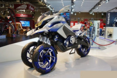Yamaha 01GEN Concept siêu môtô 3 bánh đến từ tương lai