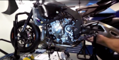 Yamaha hé lộ R1 2015 phiên bản độ