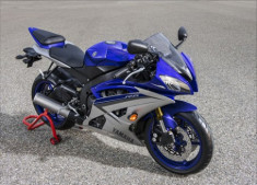 Yamaha R6 ra mắt phiên bản 2015 phong cách MotoGP