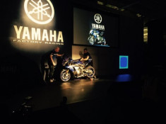 Yamaha ra mắt bản R1 2015 phiên bản đua