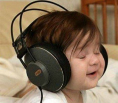 10 cách rèn trí thông minh cho bé bằng âm nhạc