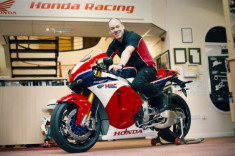 Chủ nhân đầu tiên của chiếc siêu xe mô tô Honda RC213V-S trị giá gần 5 tỷ đồng