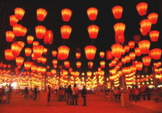 Lễ hội đèn lồng cho trẻ thơ trên ‘nóc nhà Sài Gòn’