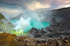 Những đốm lửa xanh kỳ ảo ở Indonesia