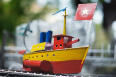 Tàu thủy sắt, đồ chơi nhiều hoài niệm của Hà thành