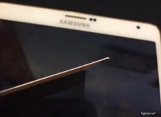 Thực tế “Khe hở màn hình” trên Samsung Galaxy Note 4 không đáng ngại