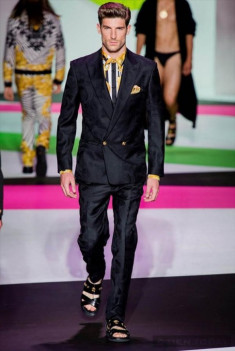 BST thời trang nam xuân hè 2014 từ Versace