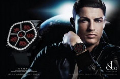 Cristiano Ronaldo sang trọng và lịch lãm với đồng hồ Jacob 