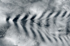 Đám mây dạng sóng kỳ lạ ở Ấn Độ dương