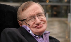 Giải mã sự sống của Stephen Hawking - người mắc chứng ‘hóa đá’