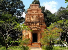 Kiến trúc độc đáo của tháp cổ ở Tây Ninh