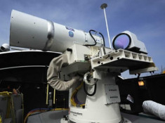 Laser chặn tên lửa - giải pháp bảo vệ máy bay trên không