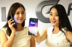 LG G Flex có thể chống chịu lực đè hàng chục kg