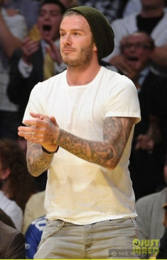 Mix áo t-shirt trắng đẹp như Beckham và Adam Levine