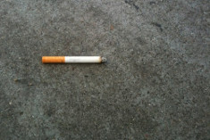 Một điếu thuốc lá vứt đi giá 300 euro ở Italy
