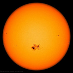 Phát hiện vết đen mặt trời lớn nhất trong 20 năm