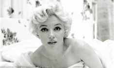 Phía sau những bức ảnh nóng bỏng của Marilyn Monroe, Elizabeth Taylor, Audrey Hepburn…