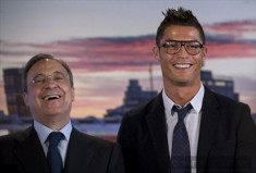 Ronaldo và những quý ông đeo kính trắng
