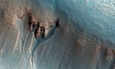 Sao Hỏa có thể từng có nhiều hồ đầy ắp nước suốt 10.000 năm