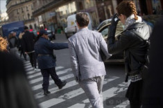 Street style các quý ông New York, Paris đầu tháng 3
