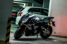 Yamaha R1M trong bộ ảnh tuyệt đẹp khi đọ dáng cùng hotgirl Việt