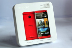 Ảnh HTC One phiên bản màu đỏ