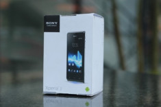 Ảnh ‘mở hộp’ Sony Xperia J