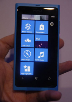 Ảnh thực tế Nokia Lumia 800