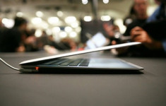 Apple hoãn ra mắt Macbook Air để hoàn thành Lion OS