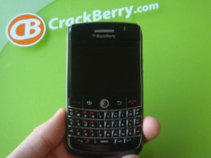 Cận cảnh BlackBerry Onyx