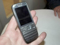 Cận cảnh Nokia E52