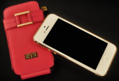 Chế ‘áo giáp’ vàng cho iPhone 5 