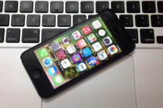 Chỉ iPhone 5 và iPod Touch có đủ tính năng mới của iOS 7