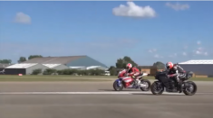 [Clip] Kawasaki H2R đánh bại siêu xe đua MotoGP Aprilia ART GP12