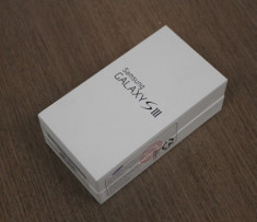 ‘Đập hộp’ Galaxy S III chính hãng