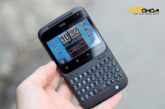 ‘Đập hộp’ HTC Chacha màu đen ở VN
