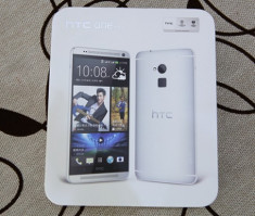 ‘Đập hộp’ HTC One Max tại Việt Nam
