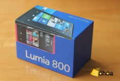 ‘Đập hộp’ Lumia 800 màu hồng ở VN