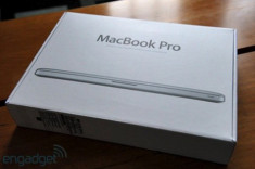 ‘Đập hộp’ MacBook Pro 2011