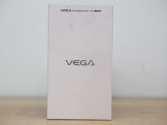 ‘Đập hộp’ Pantech Vega LTE-A A880 tại TP HCM