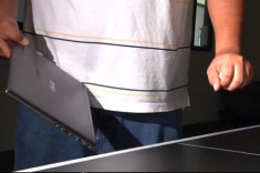 Đấu bóng bàn bằng ‘vợt’ ultrabook