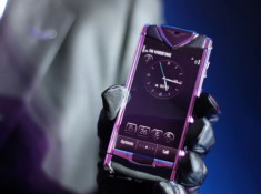 Điện thoại Vertu cảm ứng giá từ 135 triệu