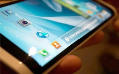 Galaxy Note 4 có thể dùng màn hình cong, vỏ kim loại
