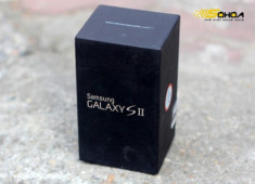 Galaxy S II ‘trắng’ giá 13,5 triệu ở Hà Nội