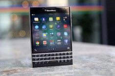 Hàng loạt điện thoại BlackBerry giảm giá trước Tết